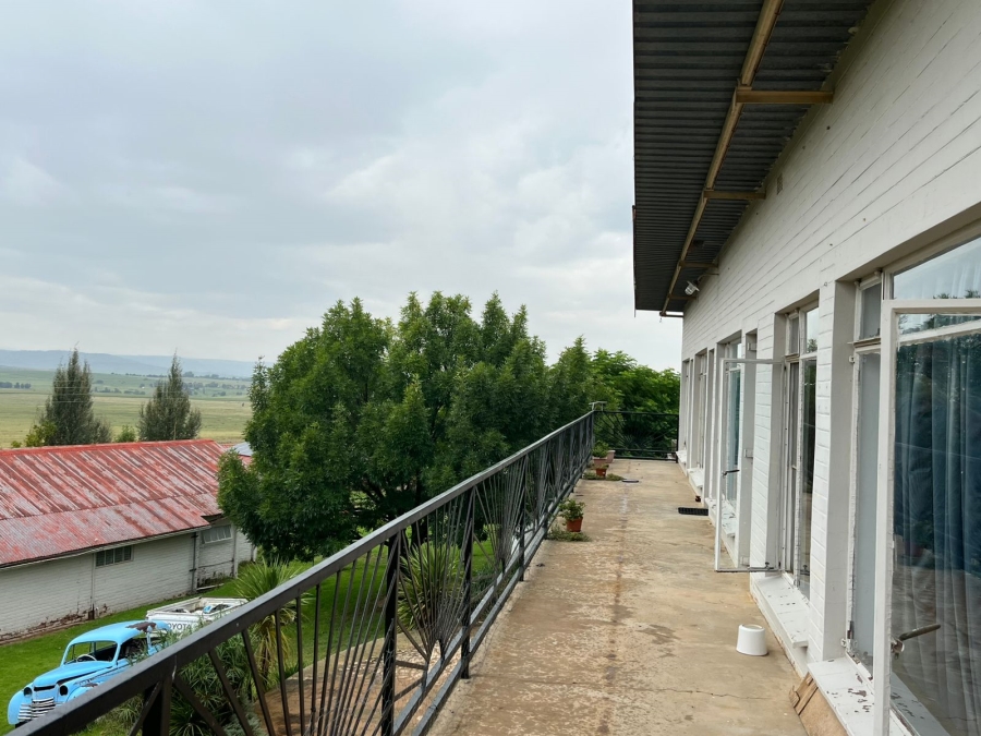 6 Bedroom Property for Sale in Ladybrand Rural Free State